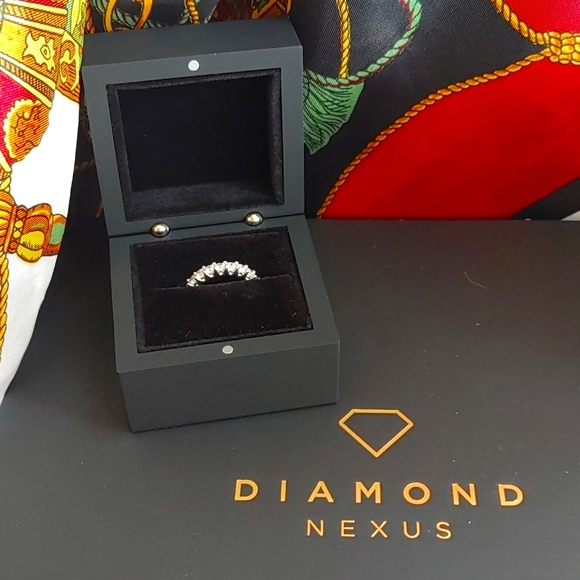 Size 6, 2.42 total cts Diamond Nexus white gold eternity band with original box - Picture 3 of 7